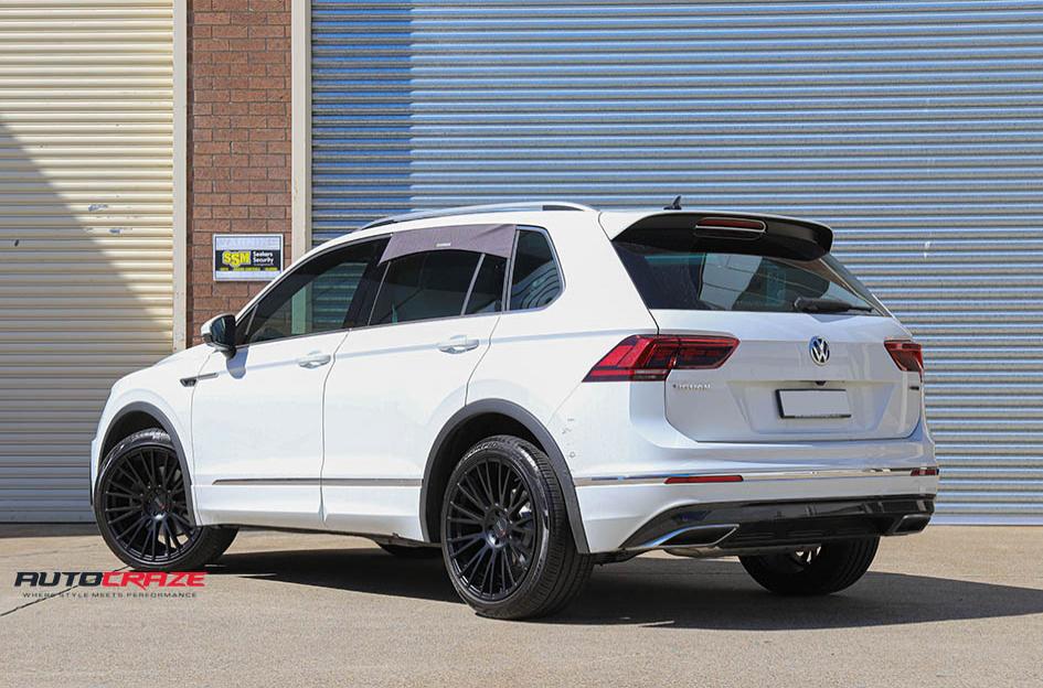 VOLKSWAGEN TIGUAN IMPACT SATIN BLACK